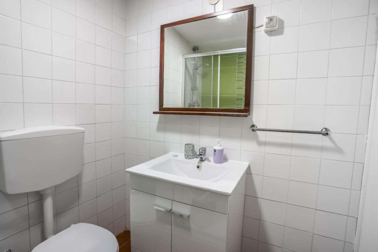 Cozy 3 Bedroom Apt In Lively Bairro Alto Лиссабон Экстерьер фото
