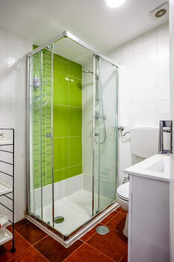 Cozy 3 Bedroom Apt In Lively Bairro Alto Лиссабон Экстерьер фото