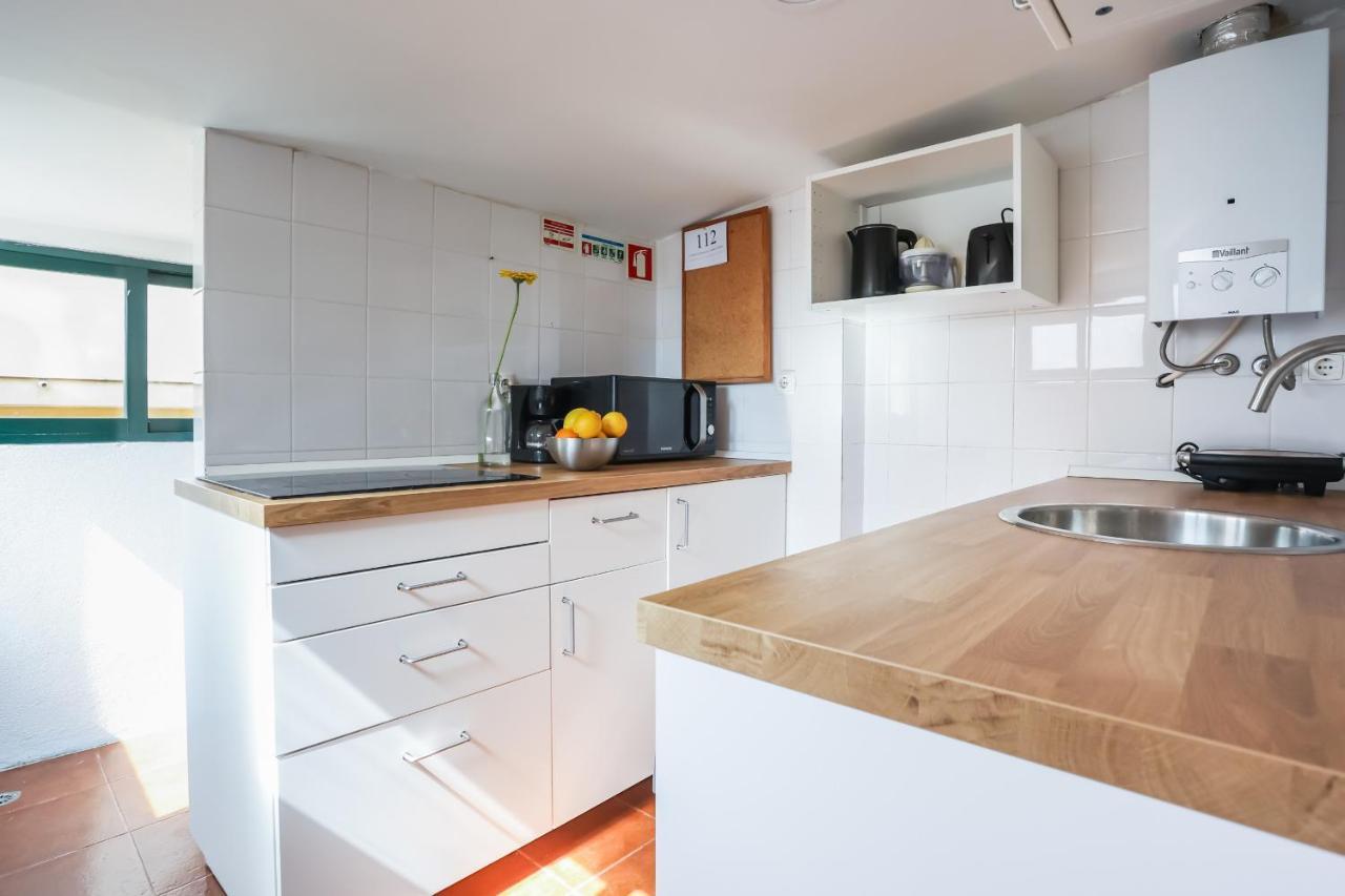 Cozy 3 Bedroom Apt In Lively Bairro Alto Лиссабон Экстерьер фото
