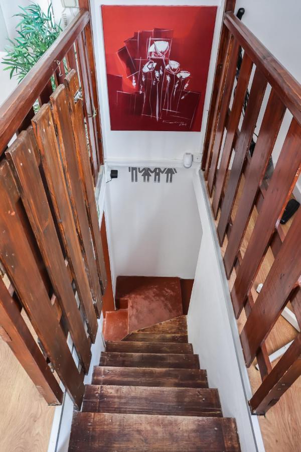 Cozy 3 Bedroom Apt In Lively Bairro Alto Лиссабон Экстерьер фото